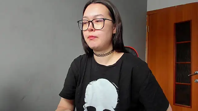 kittenrisha online show from January 18, 2025, 8:20 am