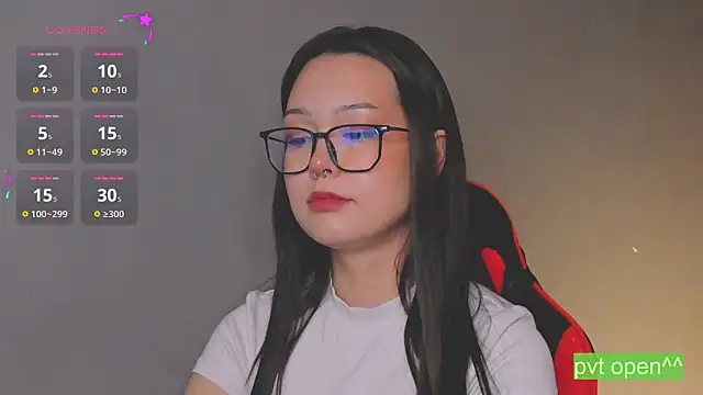 kittenrisha online show from February 6, 2025, 1:54 pm