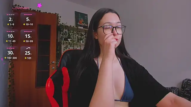 kittenrisha online show from March 4, 2025, 7:19 am