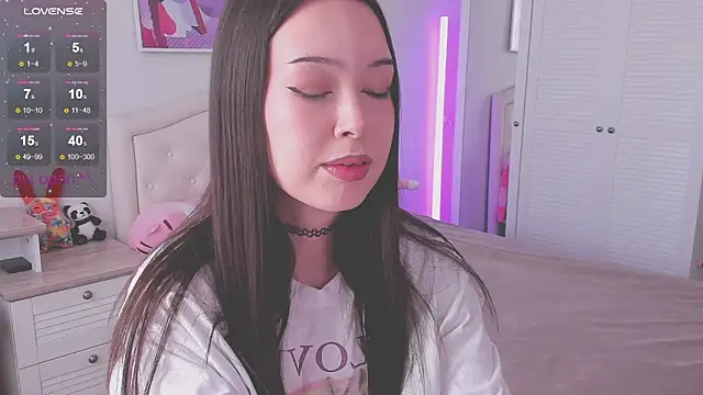 kittenrisha online show from February 23, 2026, 4:10 am