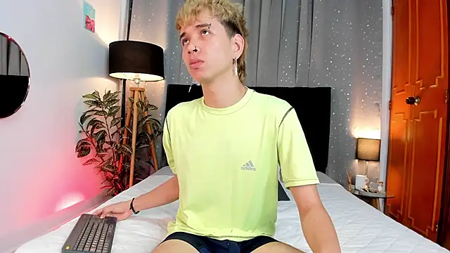 Snapshot of Brian-Ausslos chatting on February 7, 2025, 4:37 am Brian-Ausslos online show from February 7, 2025, 4:37 am