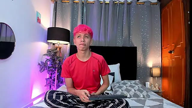 Snapshot of Brian-Ausslos chatting on March 8, 2025, 4:45 am Brian-Ausslos online show from March 8, 2025, 4:45 am