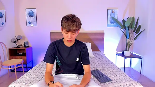 Snapshot of Brian-Ausslos chatting on November 25, 2025, 4:56 am Brian-Ausslos online show from November 25, 2025, 4:56 am