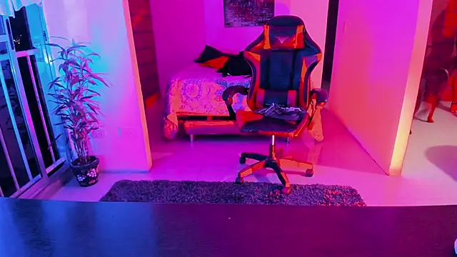 Adam Valenciia online show from September 28, 2025, 3:12 am