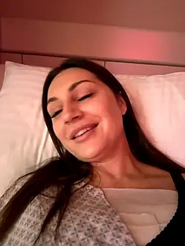 claraxjoyy online show from October 23, 2025, 5:29 am