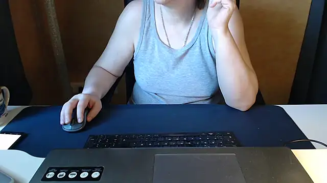 Sweet Phoenix online show from May 27, 2026, 7:49 am