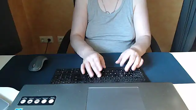 Snapshot of Sweet_Phoenix chatting on July 18, 2026, 7:34 am Sweet Phoenix online show from July 18, 2026, 7:34 am