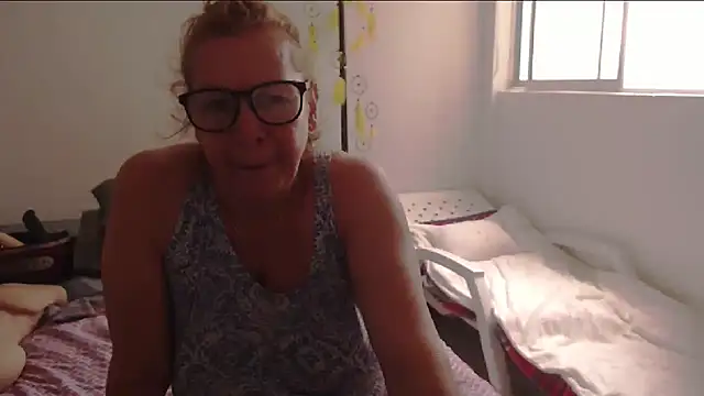 Snapshot of milchanel chatting on March 14, 2025, 7:44 pm milchanel online show from March 14, 2025, 7:44 pm