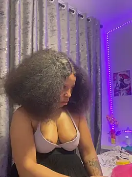 Thando04 online show from April 11, 2026, 11:53 pm