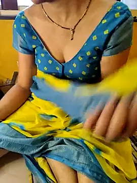 lovelygirl4567 online show from March 18, 2025, 7:41 am