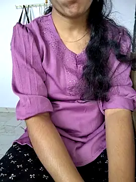 lovelygirl4567 online show from December 15, 2025, 5:44 am