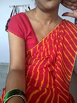 lovelygirl4567 online show from December 18, 2025, 5:35 am