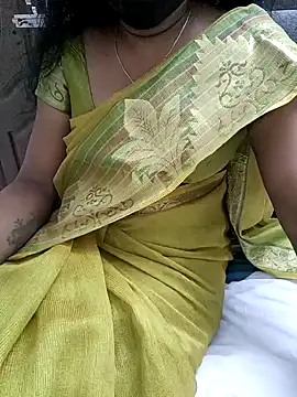 Snapshot of Tamil_Vishalini chatting on January 1, 2025, 10:00 am Tamil Vishalini online show from January 1, 2025, 10:00 am