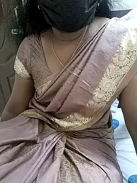 Snapshot of Tamil_Vishalini chatting on January 2, 2025, 8:06 am Tamil Vishalini online show from January 2, 2025, 8:06 am