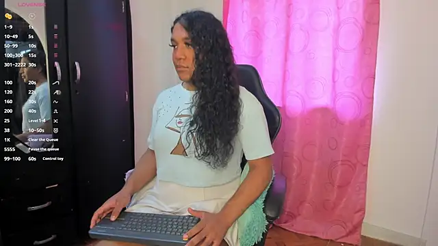 Snapshot of madisonbrunette chatting on October 9, 2025, 5:00 pm madisonbrunette online show from October 9, 2025, 5:00 pm