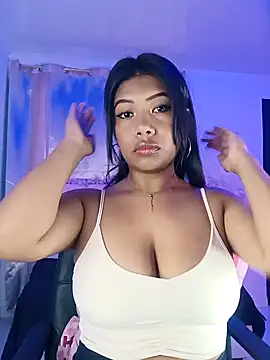 Snapshot of PaulaOrtiz_1 chatting on January 30, 2025, 11:33 am PaulaOrtiz 1 online show from January 30, 2025, 11:33 am