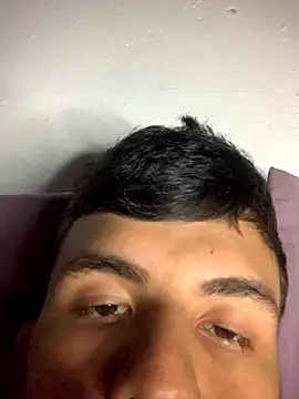 Snapshot of gabrielzinnnn085 chatting on September 17, 2025, 9:05 pm gabrielzinnnn085 online show from September 17, 2025, 9:05 pm