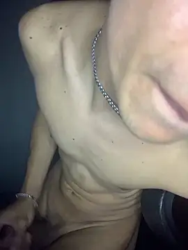 Snapshot of gabrielzinnnn085 chatting on October 7, 2025, 9:56 pm gabrielzinnnn085 online show from October 7, 2025, 9:56 pm