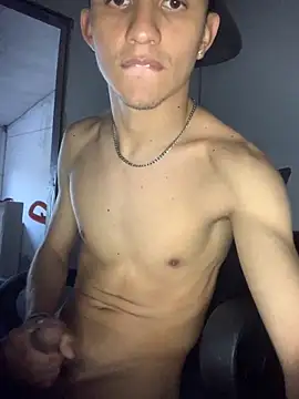 Snapshot of gabrielzinnnn085 chatting on November 5, 2025, 8:09 pm gabrielzinnnn085 online show from November 5, 2025, 8:09 pm