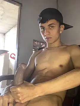 Snapshot of gabrielzinnnn085 chatting on November 19, 2025, 7:03 pm gabrielzinnnn085 online show from November 19, 2025, 7:03 pm