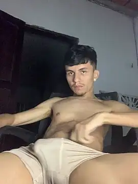 gabrielzinnnn085 online show from April 21, 2026, 5:03 am