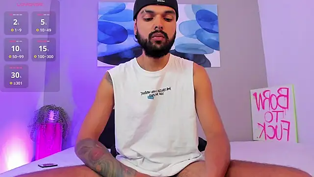 Snapshot of Emilio_Wolf chatting on February 17, 2025, 9:30 pm Emilio Wolf online show from February 17, 2025, 9:30 pm