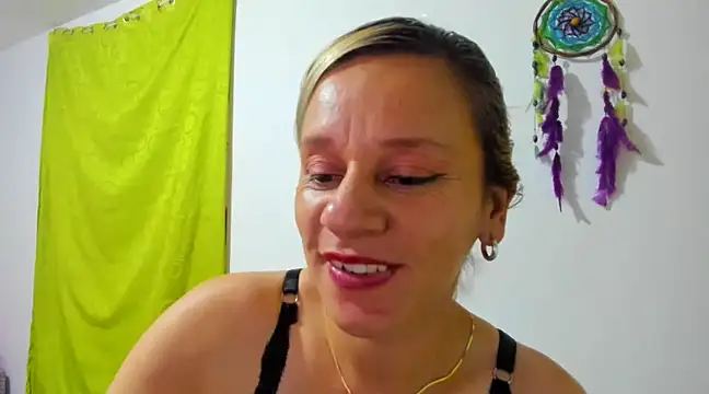 sofi saliva2511 online show from February 4, 2025, 6:06 pm