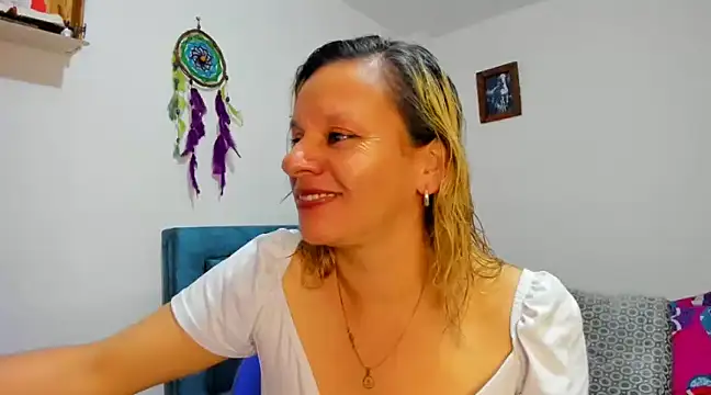 sofi saliva2511 online show from March 8, 2025, 11:28 pm