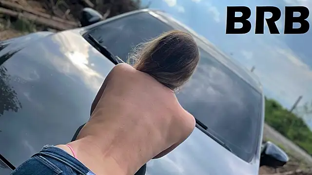 karina warthon online show from February 26, 2025, 1:32 am