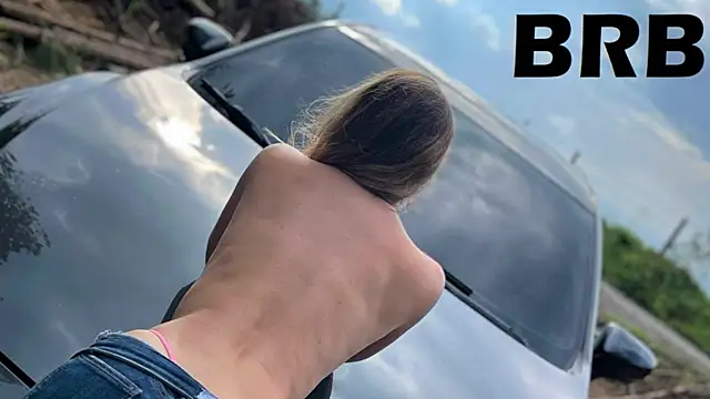 karina warthon online show from March 8, 2025, 4:45 am