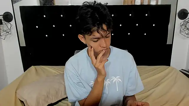 jisuscat online show from November 23, 2025, 6:46 am