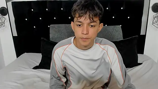 jisuscat online show from December 3, 2025, 6:10 am