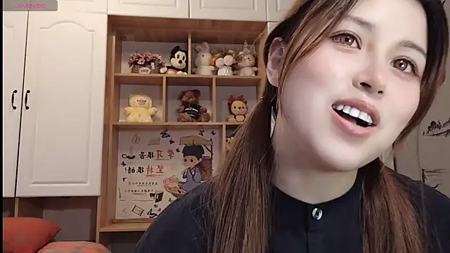 Lucky-xiuxiu online show from February 19, 2025, 3:17 am