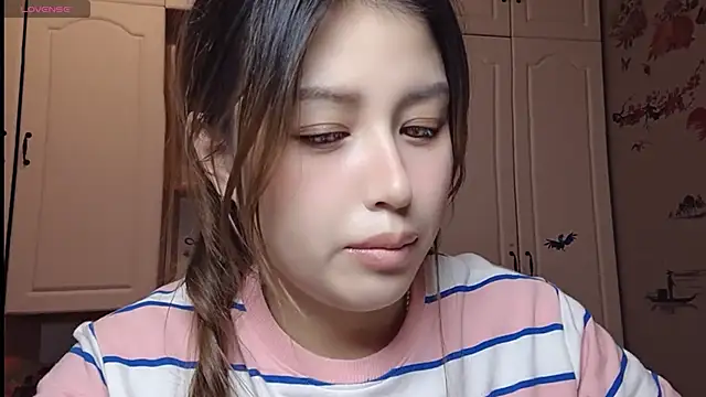 Lucky-xiuxiu online show from February 22, 2025, 3:12 am