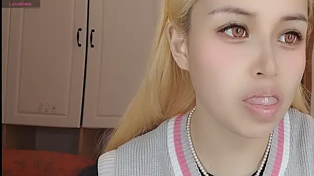 Lucky-xiuxiu online show from March 7, 2025, 12:58 am