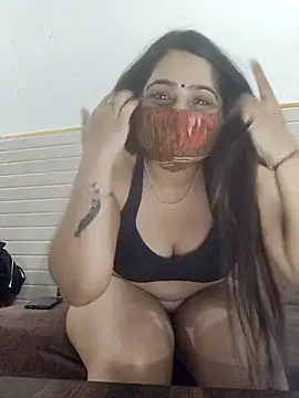 shreya1765 online show from February 18, 2025, 11:22 am