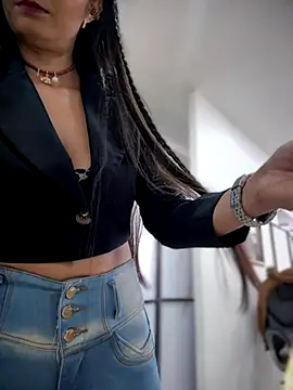 BELLA--26 online show from November 15, 2025, 12:34 pm