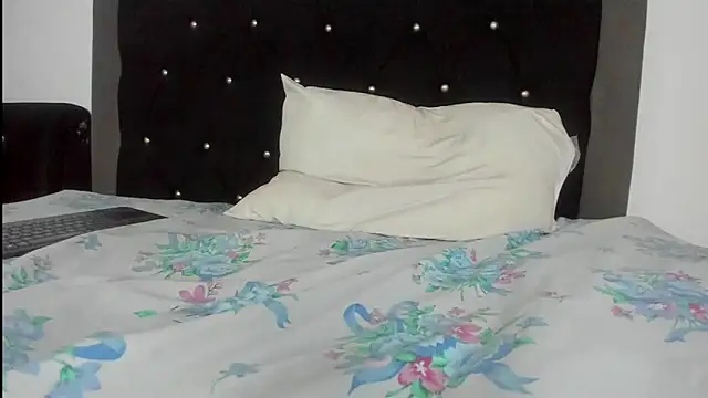 violetadumsper online show from March 12, 2025, 9:44 am