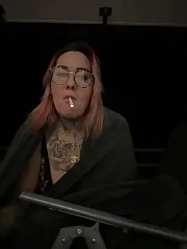 Mia-Fuchs online show from March 5, 2025, 11:38 pm