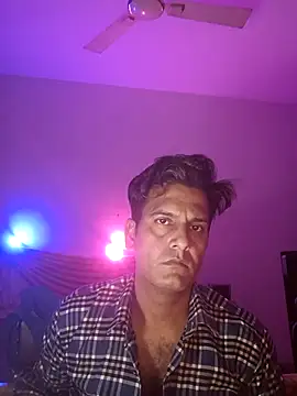 MAGNETICDADDY8 online show from March 12, 2025, 9:03 pm