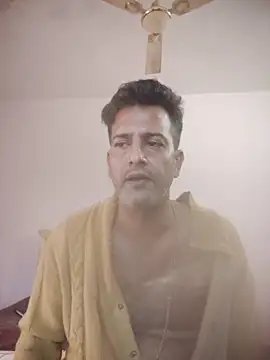 MAGNETICDADDY8 online show from October 6, 2025, 2:31 am