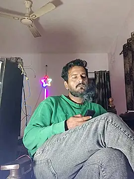 MAGNETICDADDY8 online show from December 1, 2025, 2:55 pm