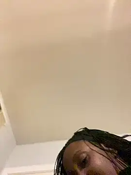 Snapshot of Yoshibaby2670 chatting on February 26, 2025, 1:11 am Yoshibaby2670 online show from February 26, 2025, 1:11 am