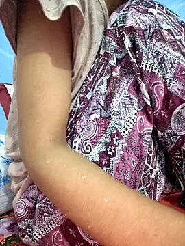 Snapshot of 124pakhi chatting on October 25, 2025, 5:19 pm 124pakhi online show from October 25, 2025, 5:19 pm