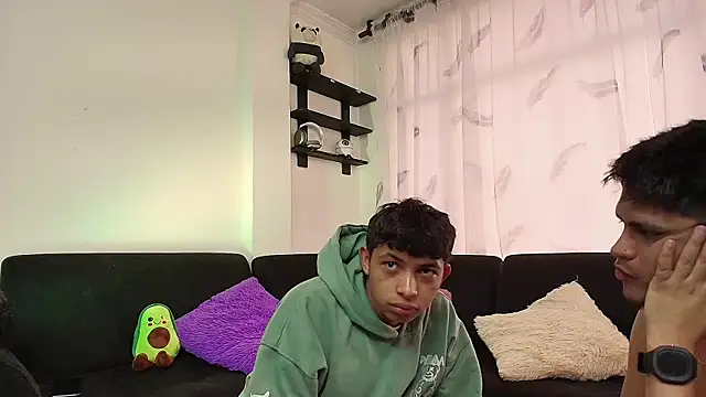 twinkmilk  online show from February 14, 2025, 1:18 pm