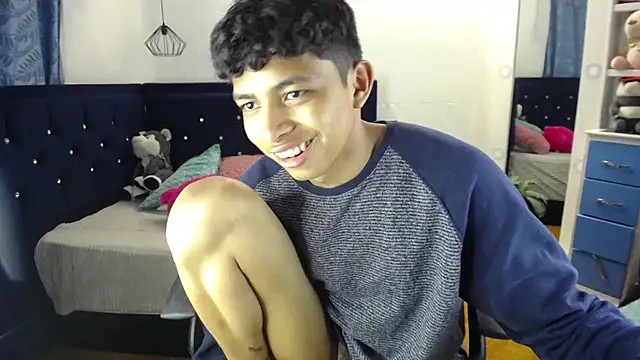 twinkmilk  online show from March 19, 2025, 1:21 am