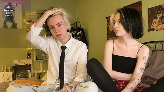 Snapshot of VeryRare_TwinS chatting on October 21, 2025, 11:38 pm VeryRare TwinS online show from October 21, 2025, 11:38 pm