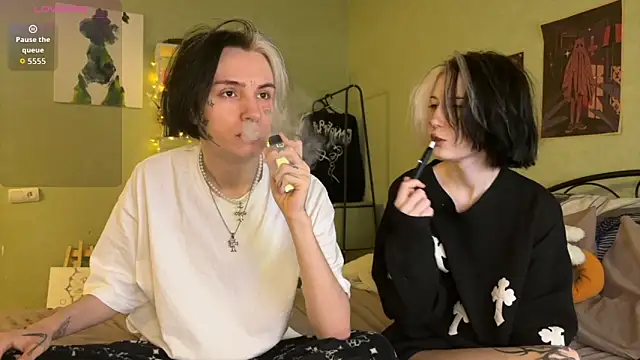 Snapshot of VeryRare_TwinS chatting on November 13, 2025, 11:47 pm VeryRare TwinS online show from November 13, 2025, 11:47 pm