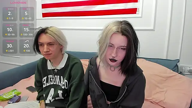 Snapshot of VeryRare_TwinS chatting on April 24, 2026, 10:01 pm VeryRare TwinS online show from April 24, 2026, 10:01 pm