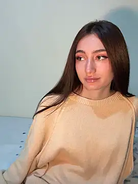 Maddy Jones online show from March 21, 2025, 5:02 pm